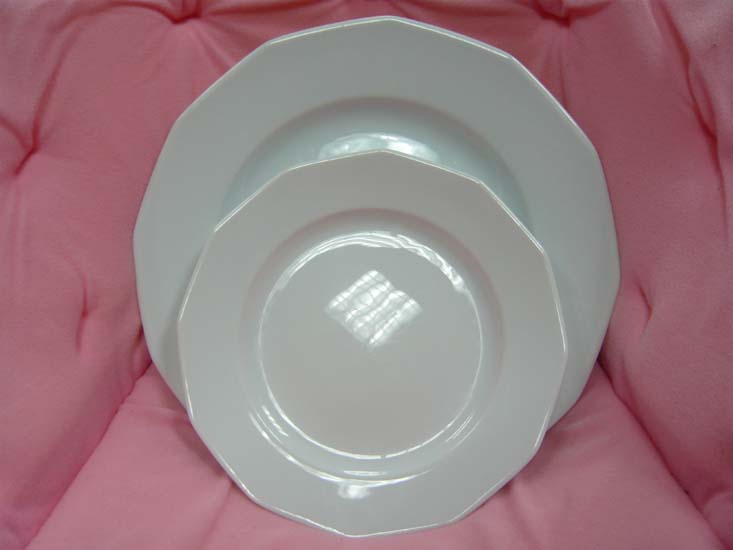 Beaujolais Réception - Vaisselle - Assiette Octogonale en Porcelaine Beaujolais Réception - Vaisselle - Assiette Octogonale en Porcelaine