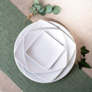 ASSIETTE CARREE EN PORCELAINE 14×14 ASS.PAIN, 21X21 ADPC32 ET 25×25 APPC25