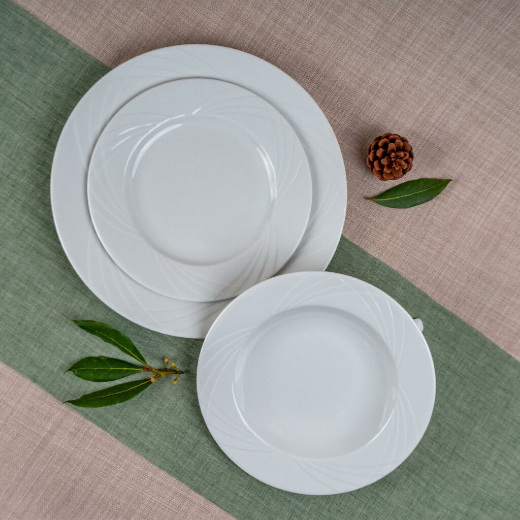Assiettes porcelaine blanche Europa – 21, 23 et 27 cm Assiettes Europa en location 0414