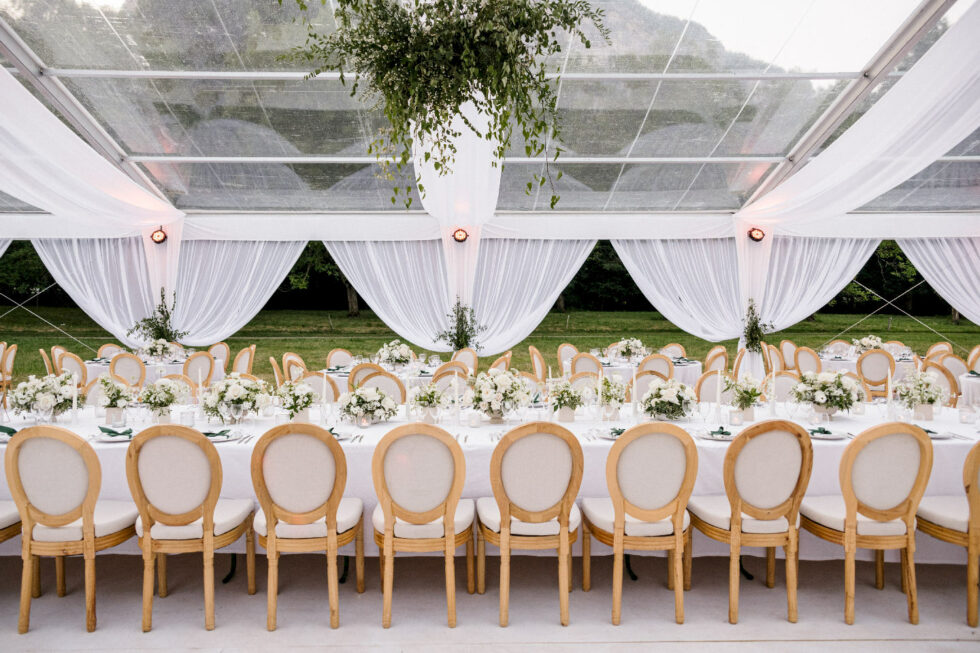 structure cristal, plancher, moquette, éclairage et mobilier-729