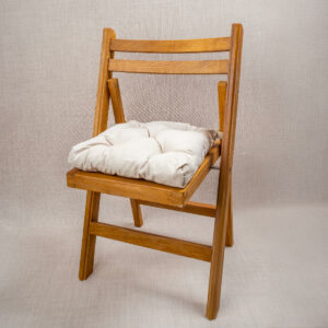 Coussin de chaise beige en location à lyon et champagne-au-mont-d&rsquo;or